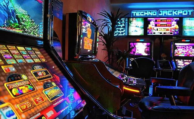 پاکستان میں Kingmaker Casino کا آن لائن کیسینو سیکشن کھولیں۔
